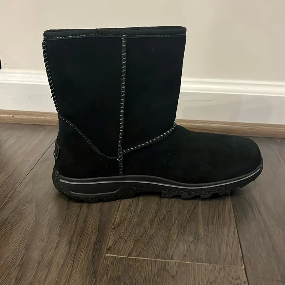 Ugg Australia K Lynden Youth Boots waterproof black suede new Girls Size 6
